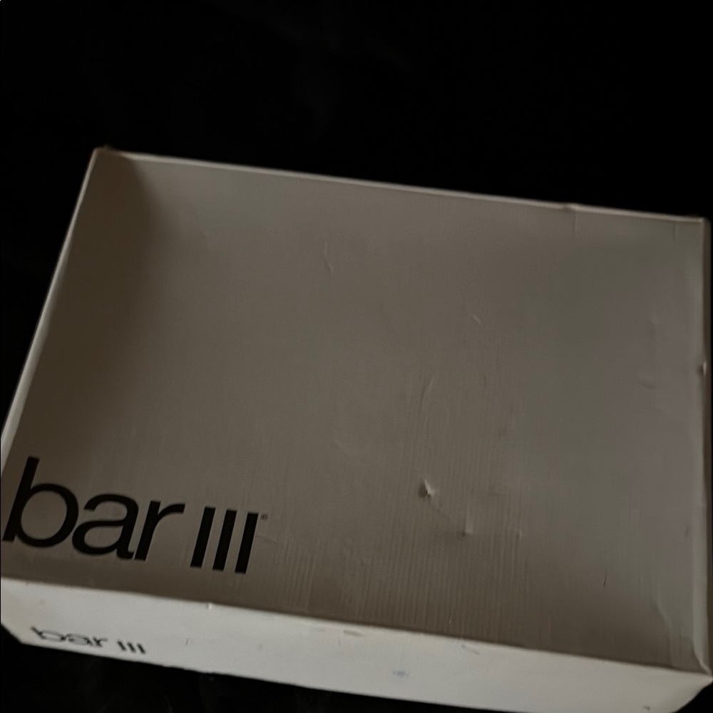 Bar III White Box